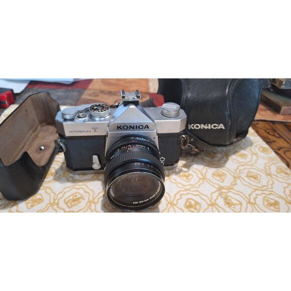 Konica autoreflex T 35mm SLR film camera with a Konica hexanon 28mm f/3.5 lens - Picture 1 of 11